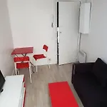 Cute And Quiet Apartment In Montmartre