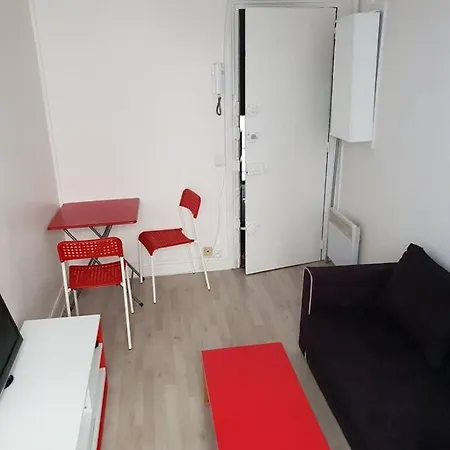 Apartment Cute And Quiet In Montmartre Paris